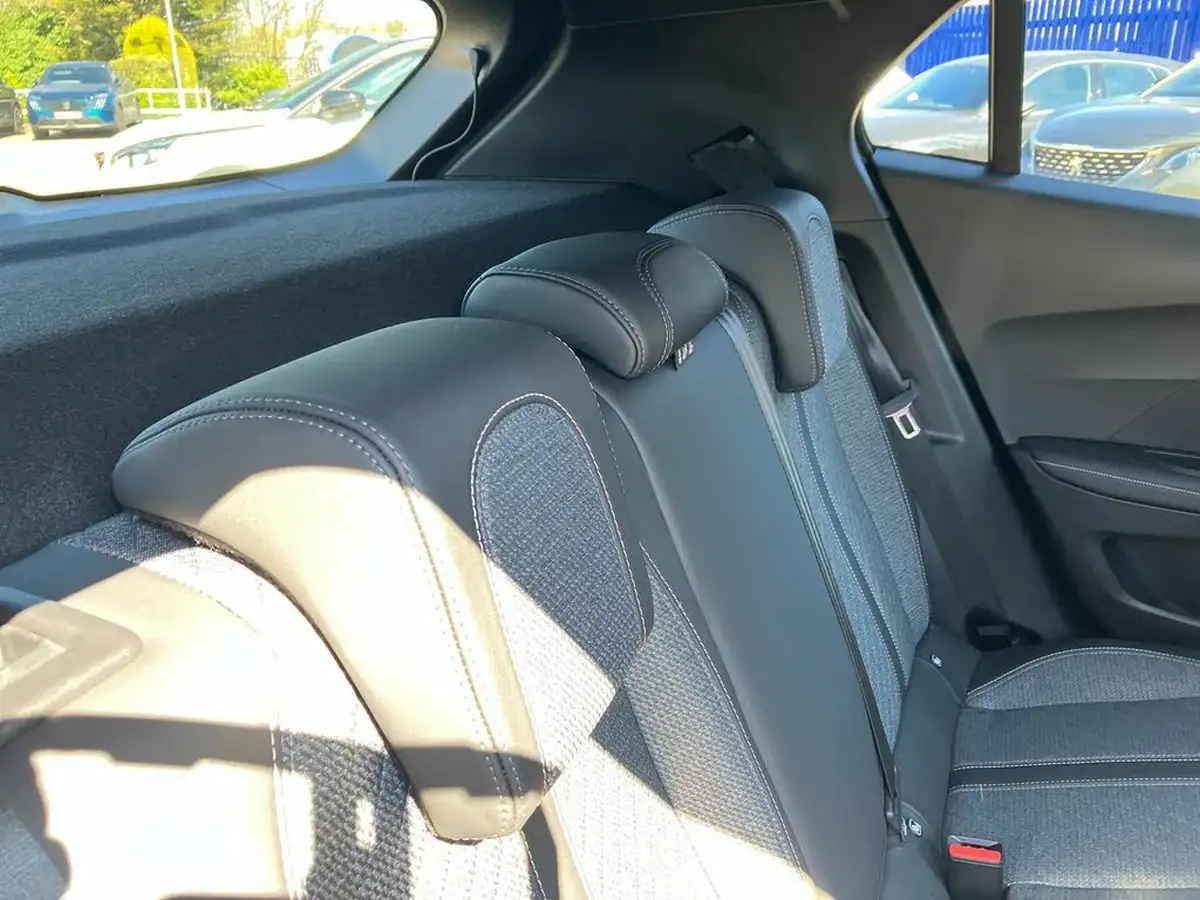 2024-peugeot-2008-suv-e-allure-136ps-50kwh-big-33