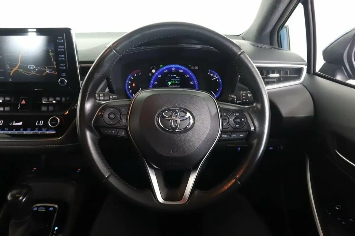 2021-toyota-corolla-18-vvt-i-design-trk-touring-sports-5d-big-40