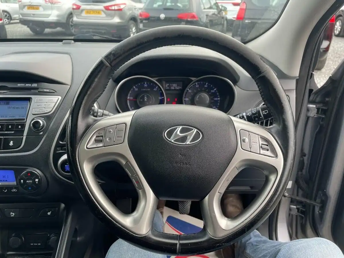 2012-hyundai-ix35-17td-premium-big-10
