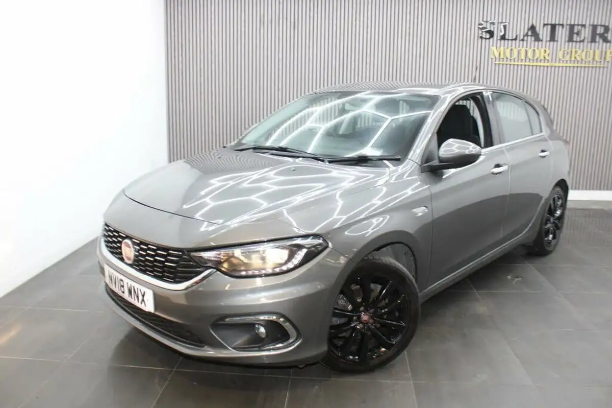2018-fiat-tipo-16multijet-ii-lounge-hatchback-big-2