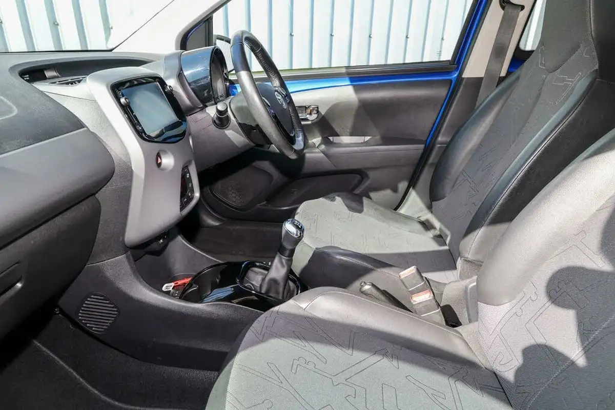 2020-toyota-aygo-10-vvt-i-x-clusiv-tss-big-9