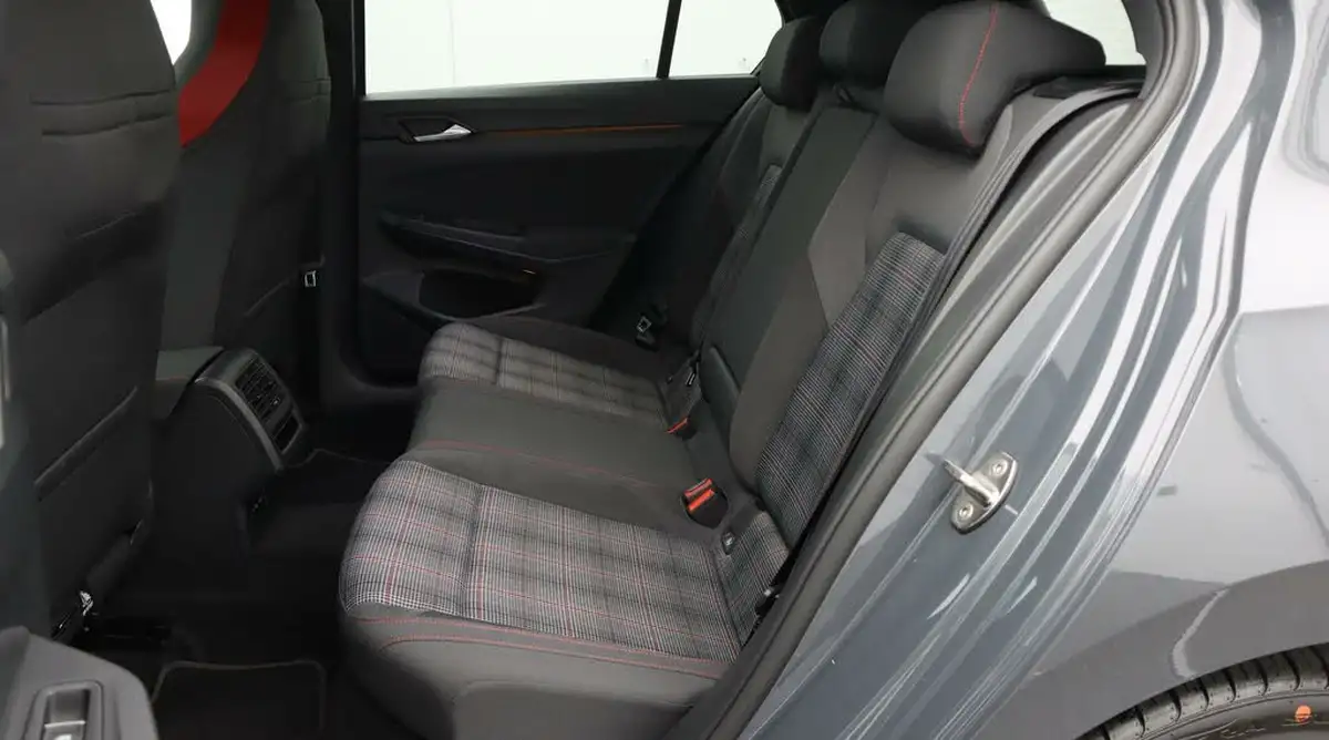 2022-volkswagen-golf-20-tsi-gti-dsg-big-16
