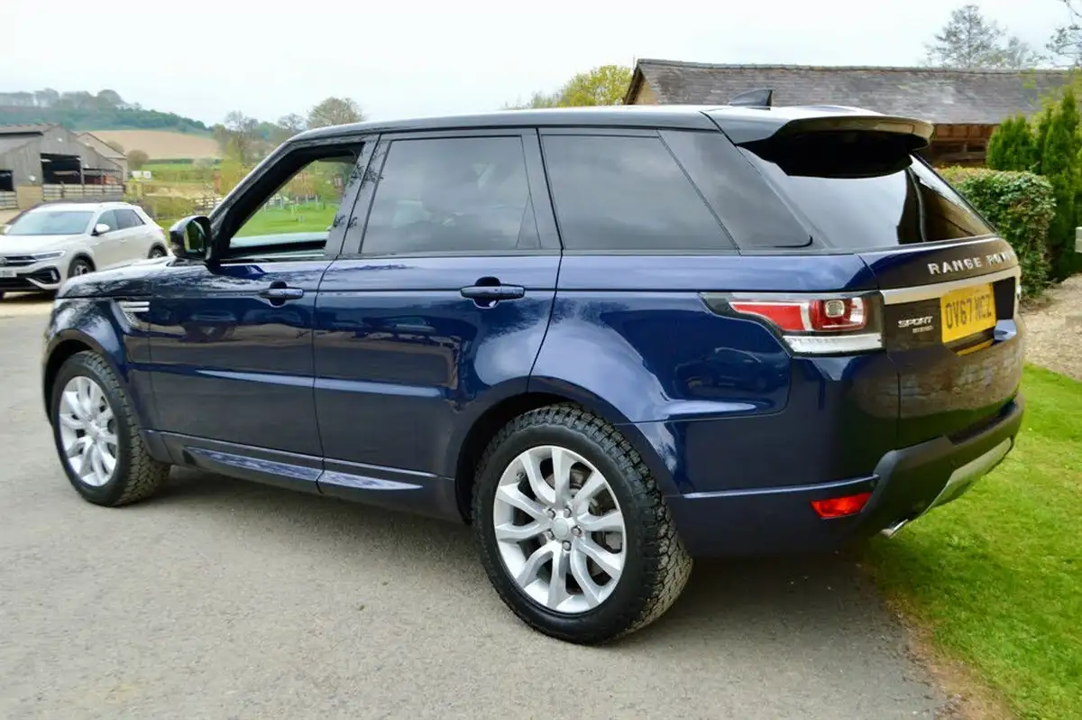 2017-land-rover-range-rover-sport-30-sd-v6-hse-306ps-big-19