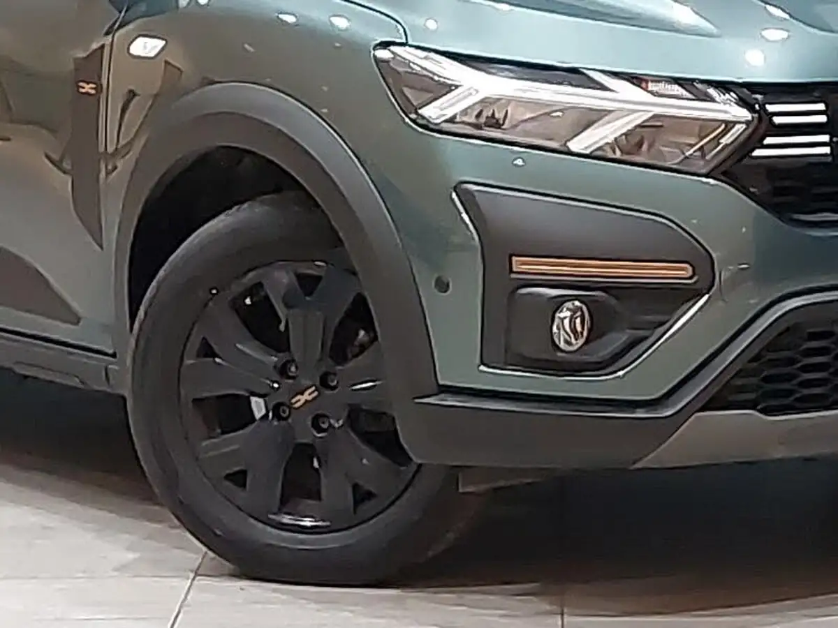2024-dacia-sandero-stepway-10-tce-extreme-90bhp-big-8