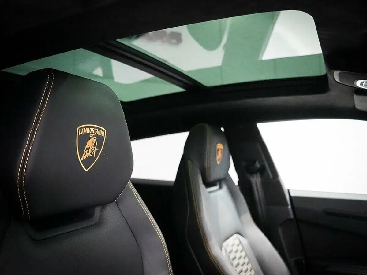 2022-lamborghini-urus-40-no-trim-big-3