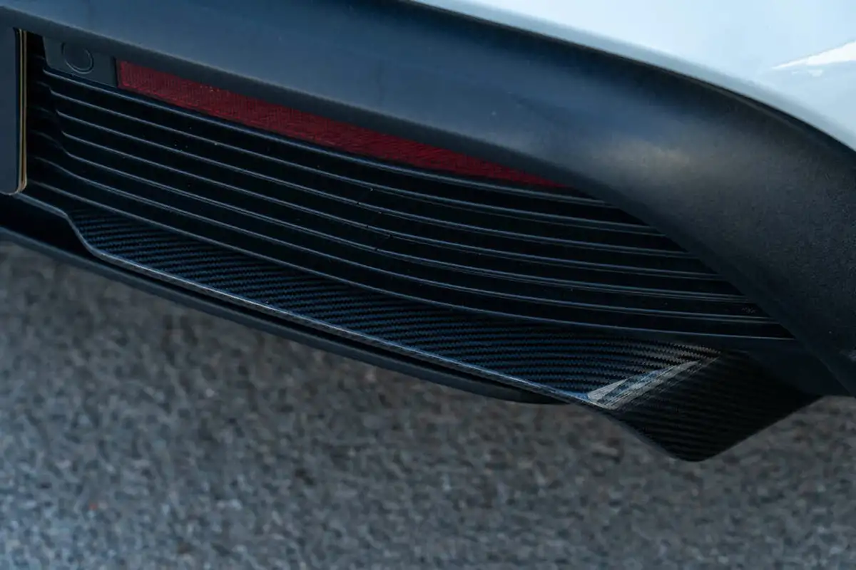 2020-porsche-taycan-e-turbo-s-big-22