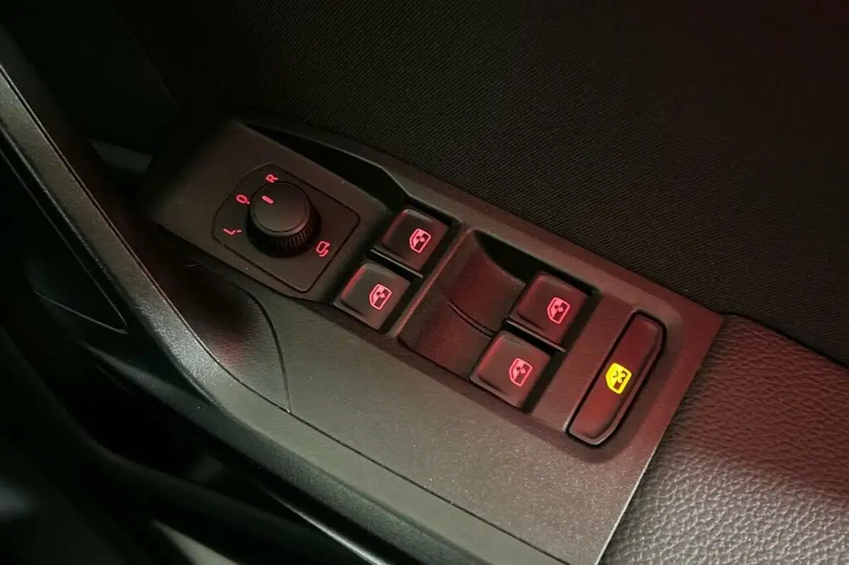 2022-seat-arona-10-tsi-fr-big-33