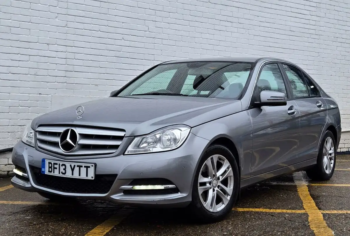 2013-mercedes-benz-c-class-16-c180-executive-se-saloon-4d-7g-tronic-plus-big-26