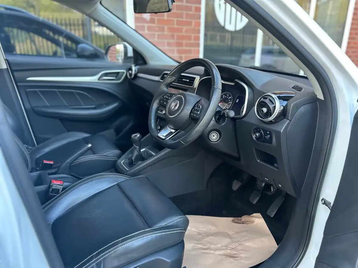 2019-mg-zs-suv-15-vti-tech-exclusive-105bhp-big-43