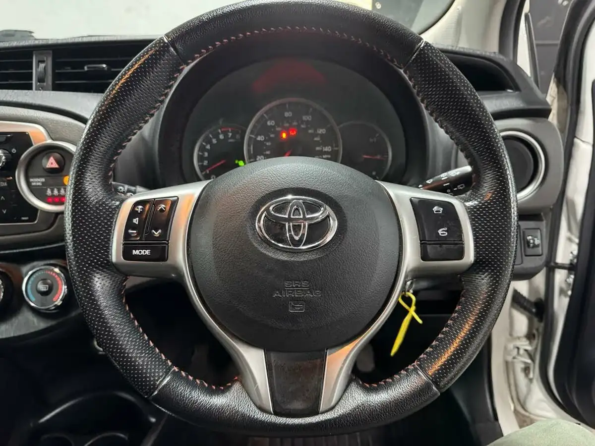 2012-toyota-yaris-133-trend-3d-big-4