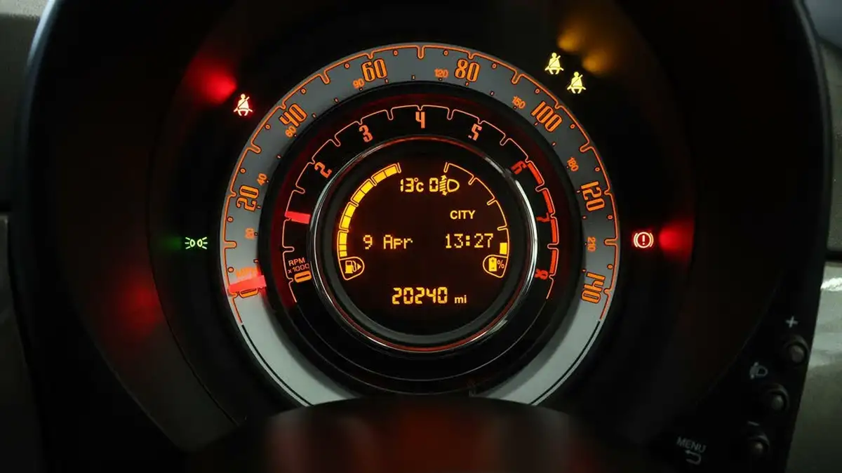 2022-fiat-500-10-dolcevita-big-9