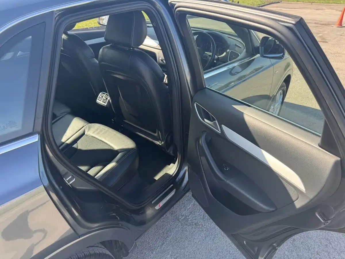 2018-audi-q3-20-tdi-s-line-edition-big-12