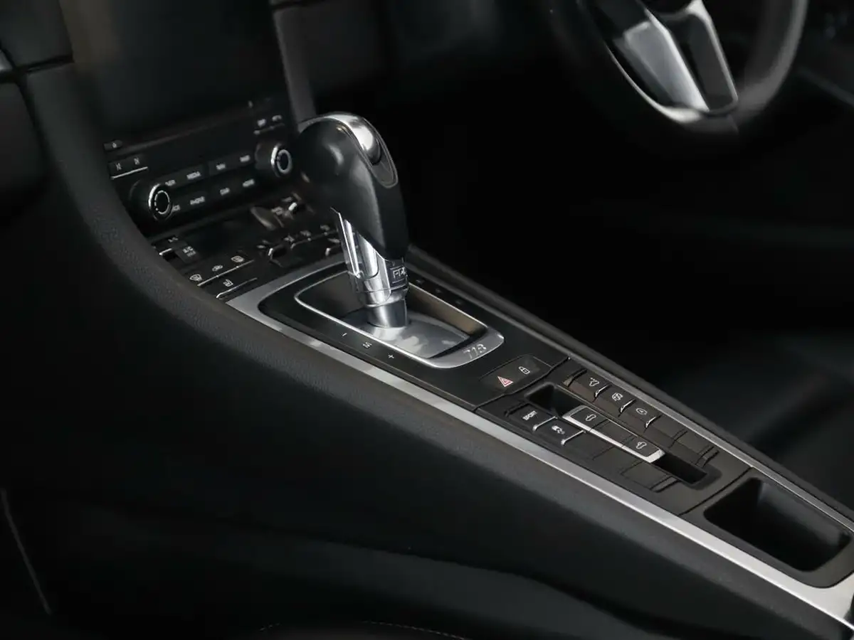 2019-porsche-boxster-718-20-boxster-pdk-big-28