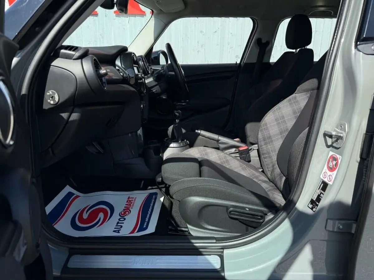 2017-mini-cooper-15-cooper-ss-hatchback-5d-big-26