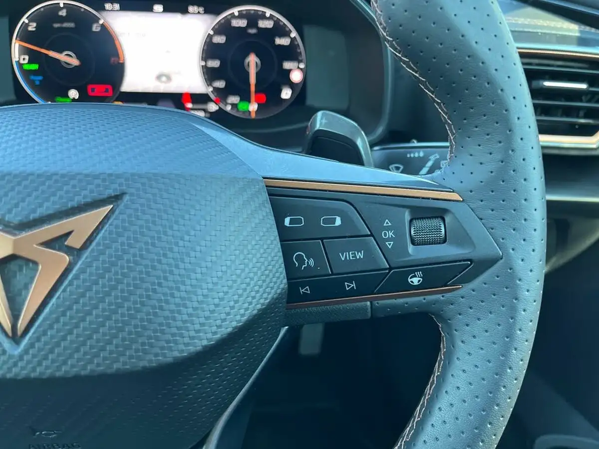 2024-cupra-formentor-14-e-hybrid-v1-big-25