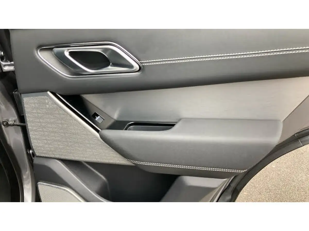 2022-land-rover-range-rover-velar-20-d200-velar-edition-big-29