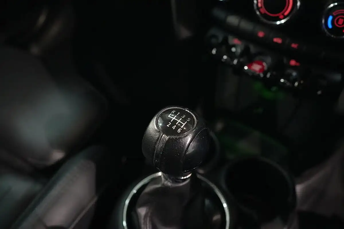 2019-mini-cooper-15-cooper-exclusive-134bhp-hatchback-5d-big-40