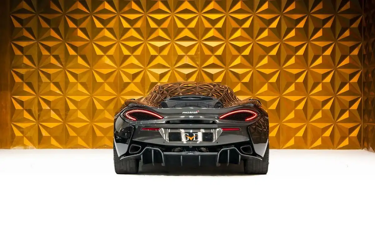 2017-mclaren-570gt-38-big-5