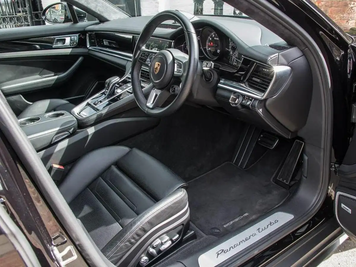 2020-porsche-panamera-40-v8-turbo-sport-turismo-big-11