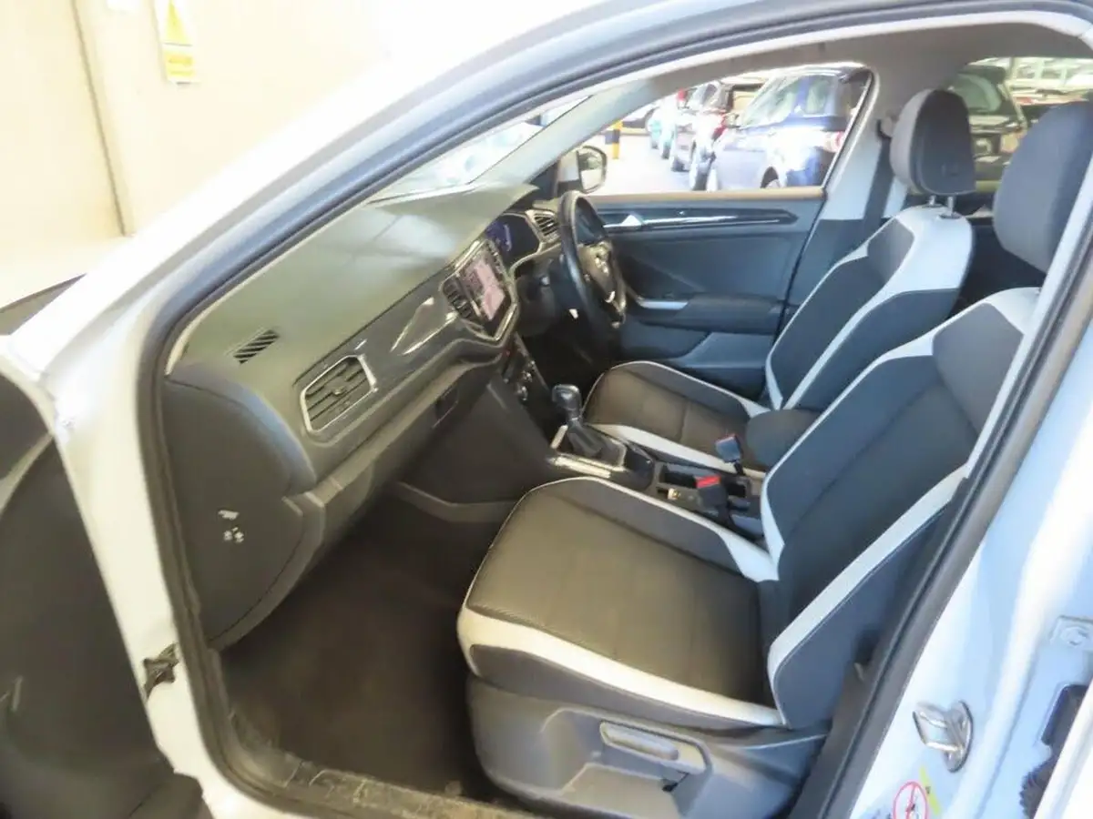 2019-volkswagen-t-roc-20tdi-sel-dsg-big-3