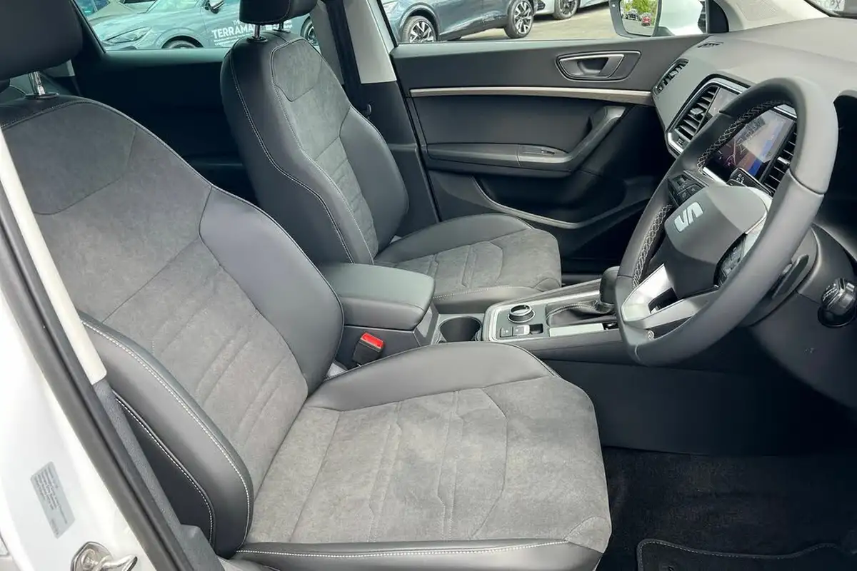 2025-seat-ateca-15-ecotsi-xperience-dsg-big-10