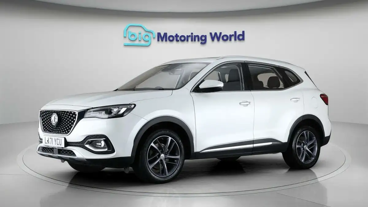 2022-mg-hs-15t-gdi-exclusive-162ps-big-3