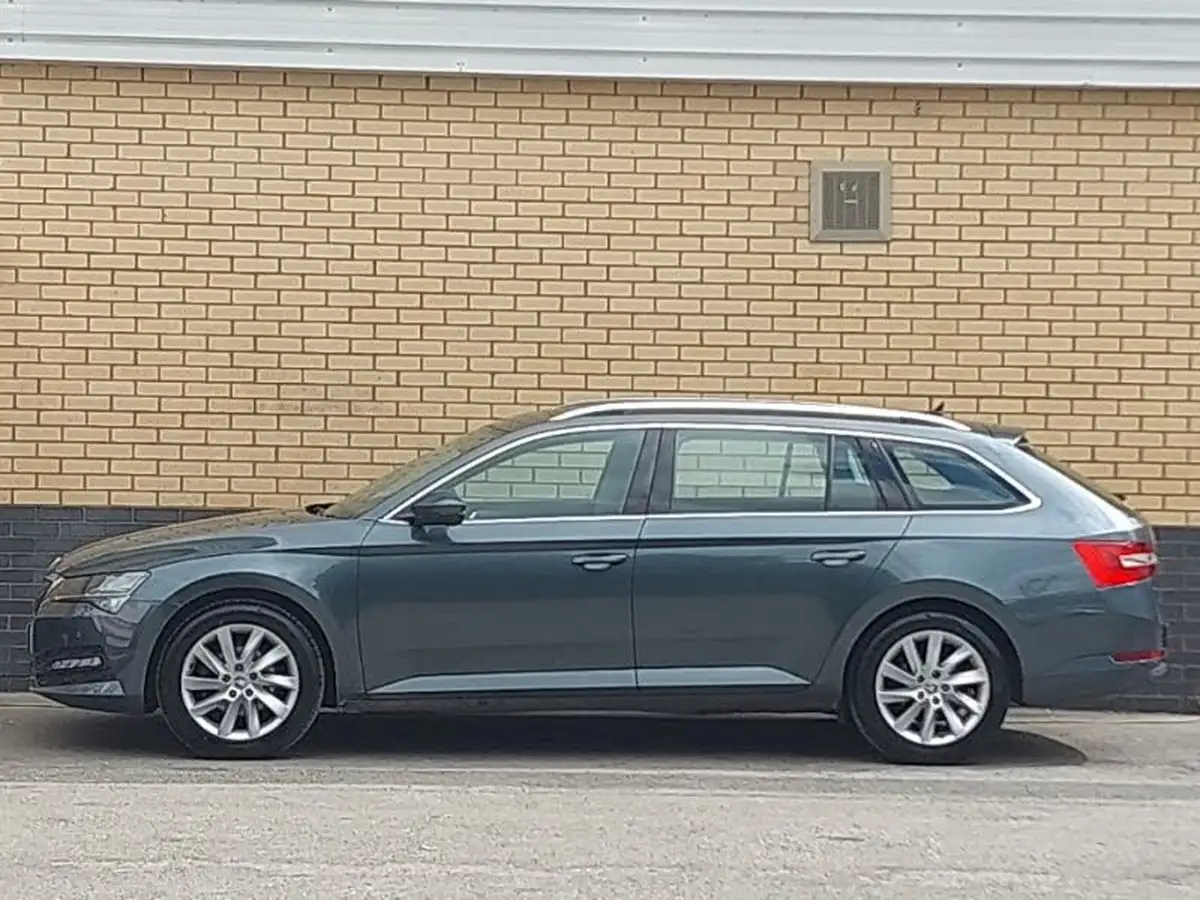 2021-skoda-superb-20tdi-se-150ps-estate-big-3