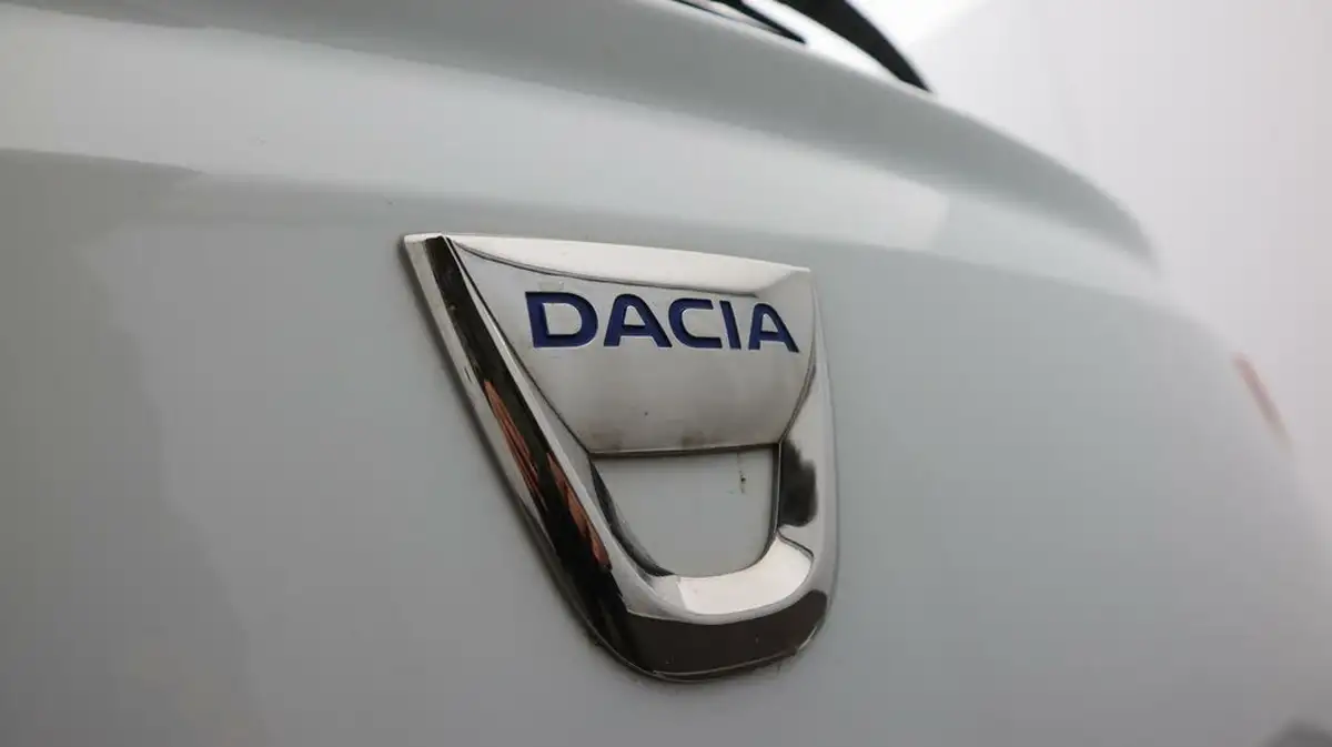2022-dacia-sandero-10-sce-essential-big-19