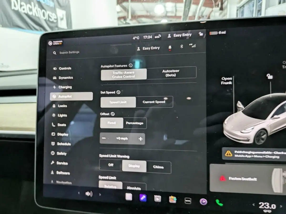 2020-tesla-model-3-e-long-range-big-16