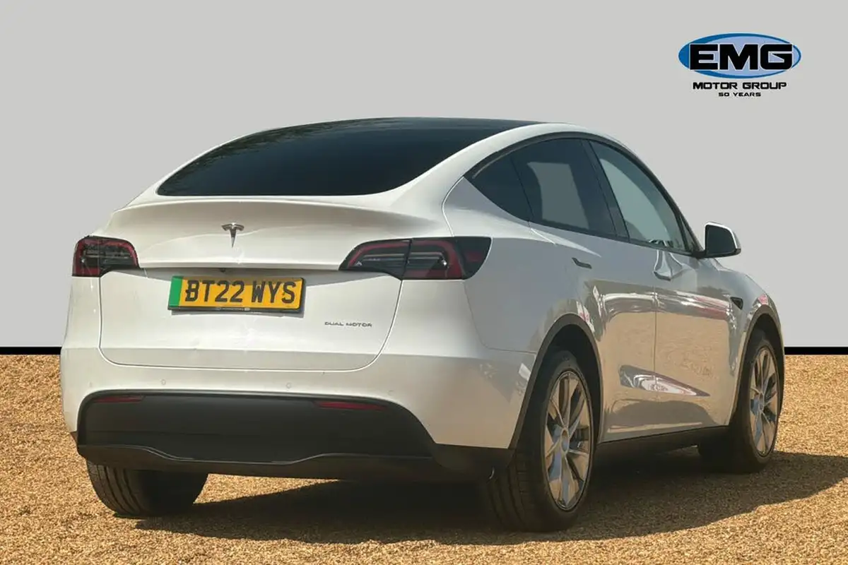 2022-tesla-model-y-e-long-range-big-6