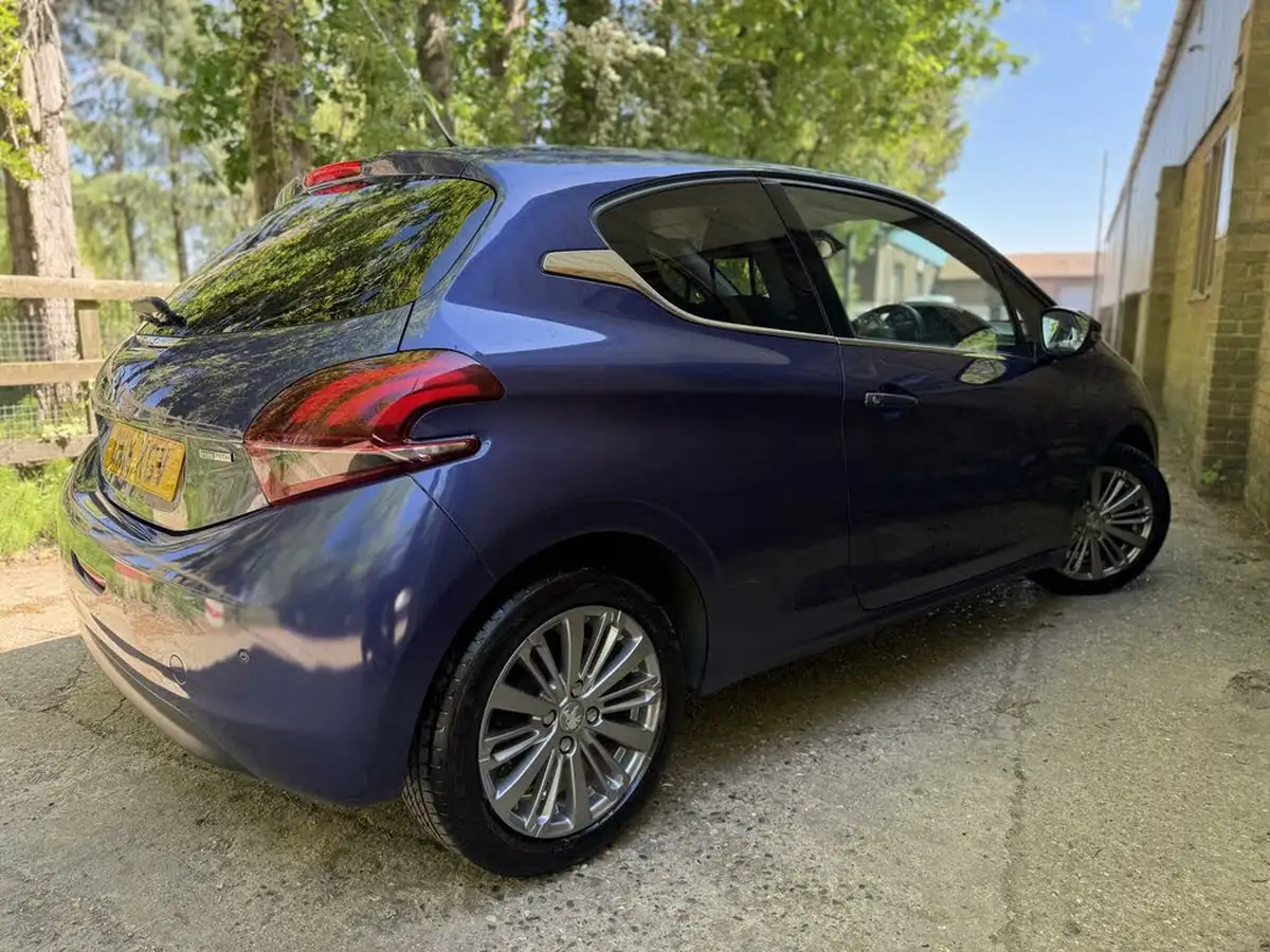 2016-peugeot-208-12-puretech-allure-82bhp-3d-big-23