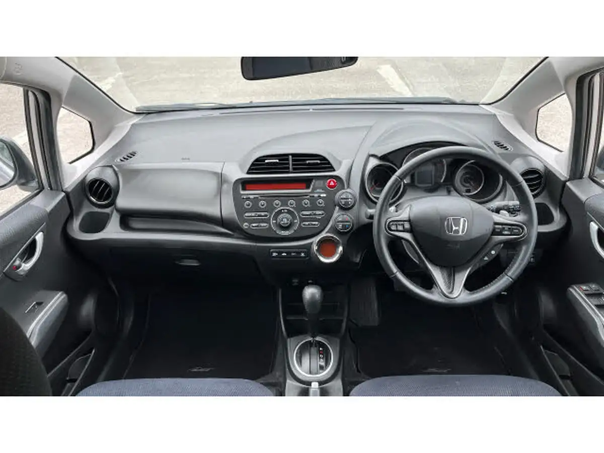 2013-honda-jazz-14-es-plus-cvt-big-3