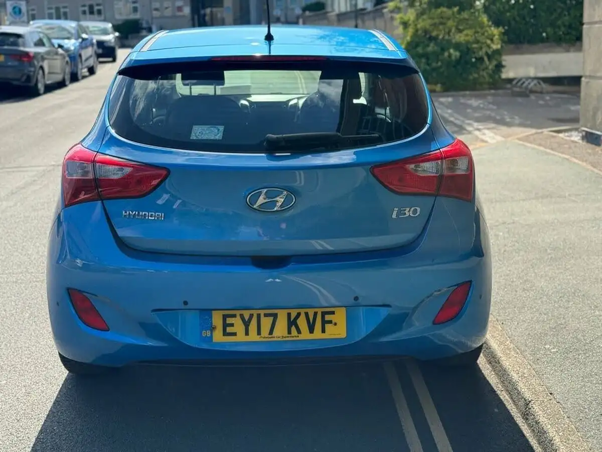 2017-hyundai-i30-16crdi-se-110ps-blue-drive-hatchback-big-6