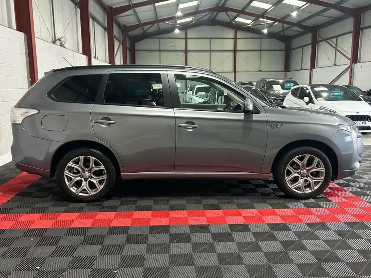 2015-mitsubishi-outlander-20-gx3h-5st-big-4