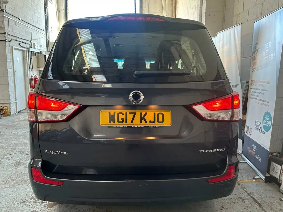 2017-kgm-ssangyong-turismo-22td-se-big-8