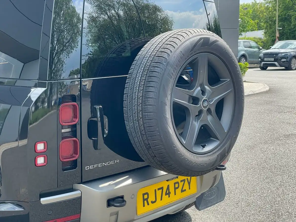 2024-land-rover-110-defender-30-d350-x-dynamic-se-big-46