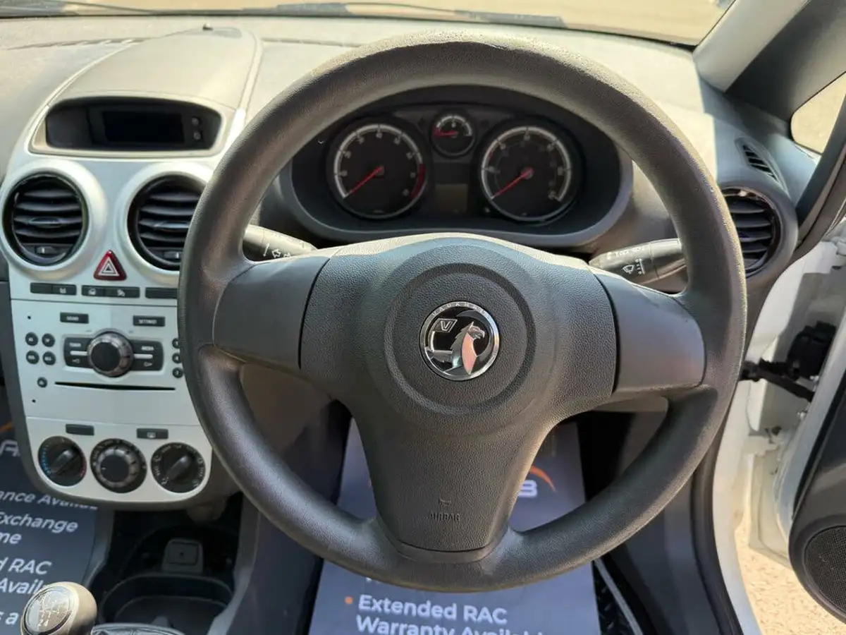 2015-vauxhall-corsa-12-s-3d-big-26