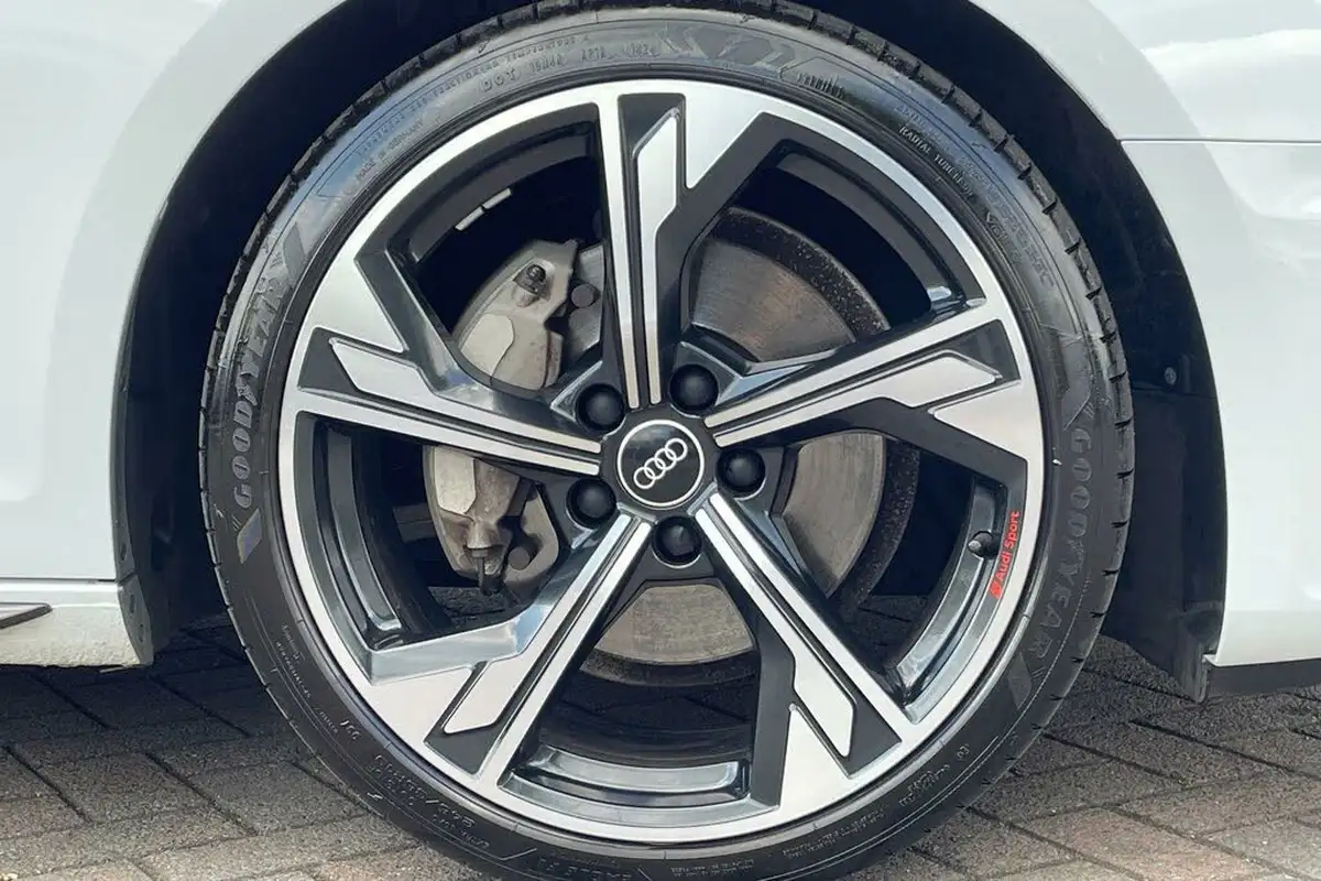 2023-audi-a4-avant-20-40-tfsi-black-edition-big-7