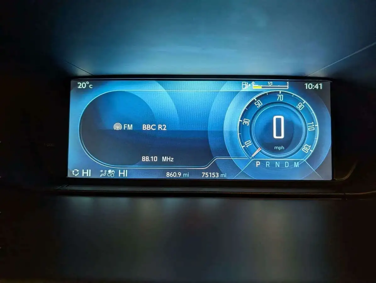 2016-citroen-c4-picasso-16bluehdi-exclusive-eat6-big-11