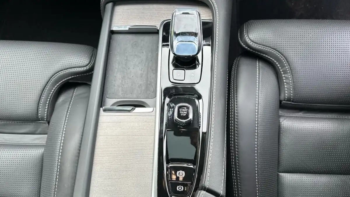 2024-volvo-xc90-20-b6-ultimate-big-44
