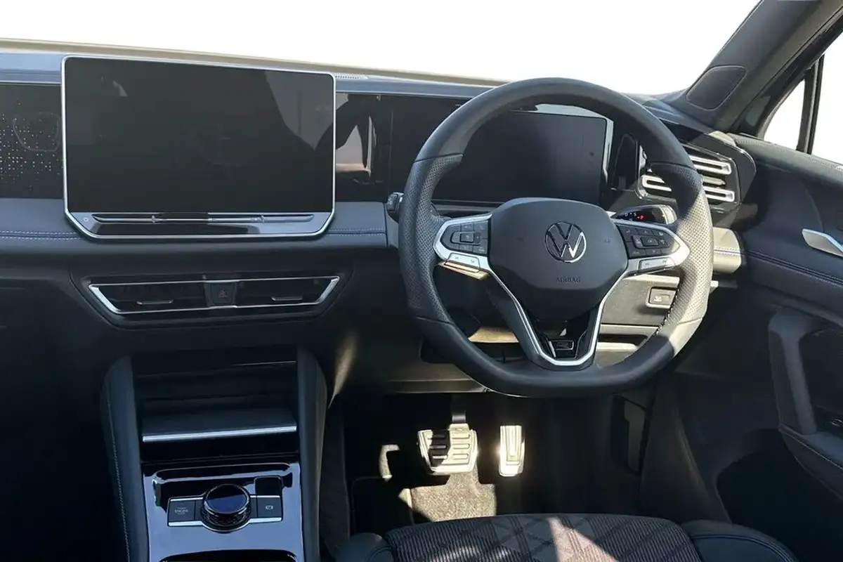 2024-volkswagen-tiguan-15-etsi-r-line-big-16