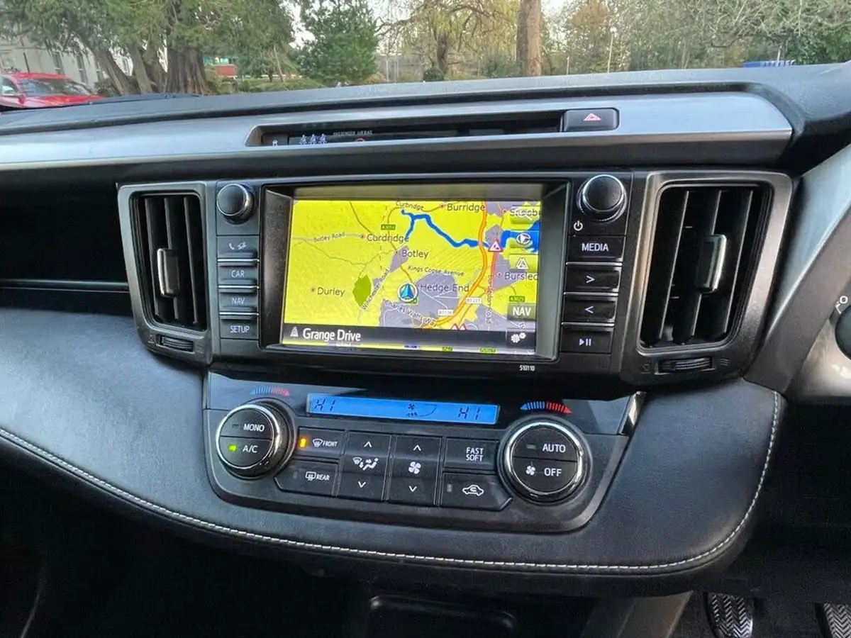 2016-toyota-rav4-20d-4d-business-edition-big-28