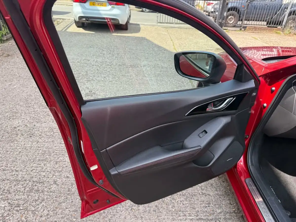 2014-mazda-mazda3-20-sport-nav-165ps-hatchback-5d-big-15