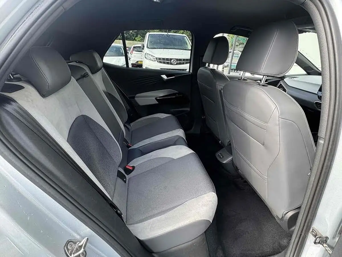 2021-volkswagen-id3-e-tour-big-25