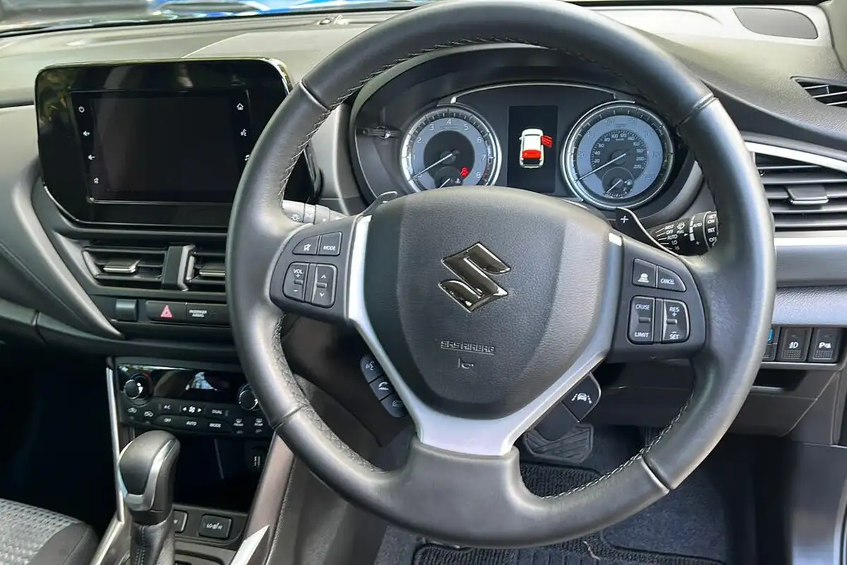 2024-suzuki-s-cross-15-motion-big-32