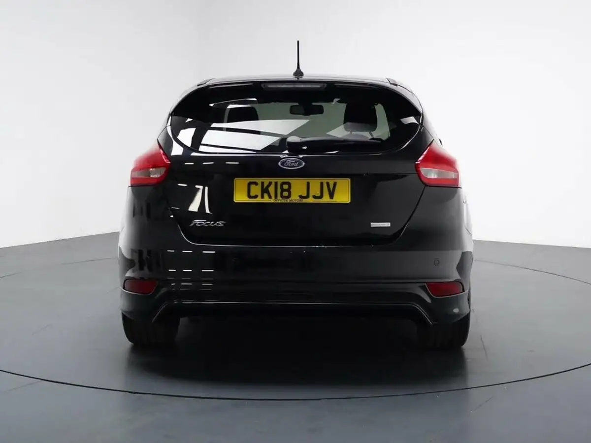2018-ford-focus-10t-st-line-x-140ps-hatchback-big-10