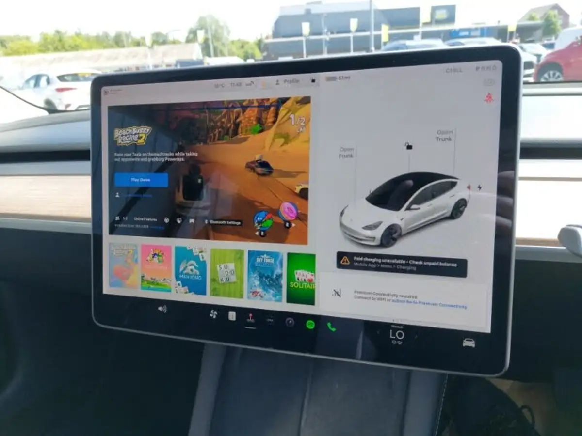 2021-tesla-model-3-e-long-range-awd-big-16