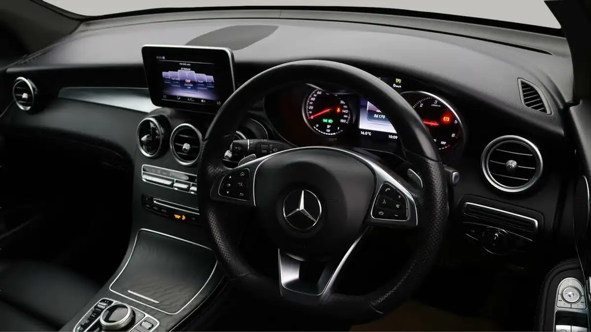 2018-mercedes-benz-glc-class-21d-glc220d-amg-line-premiumss-station-wagon-5d-big-8