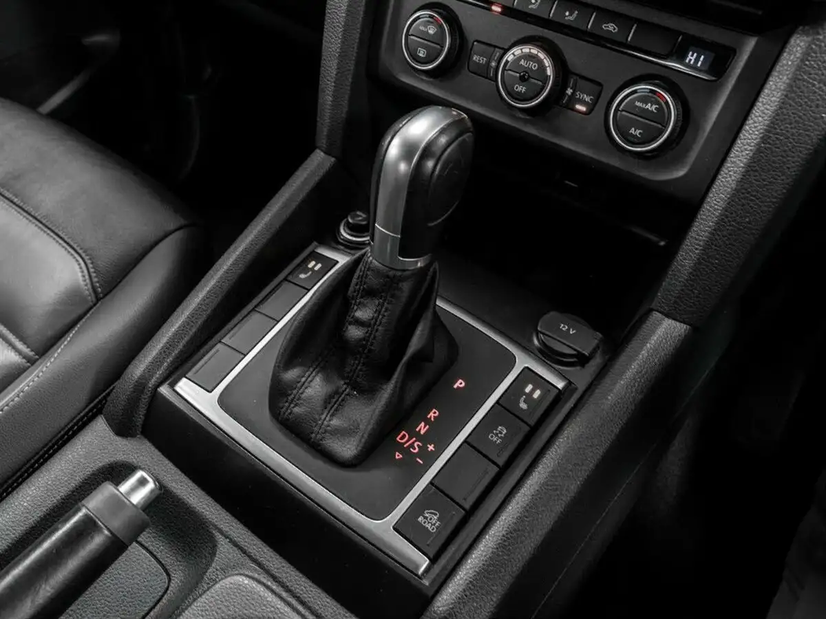 2019-volkswagen-amarok-big-35