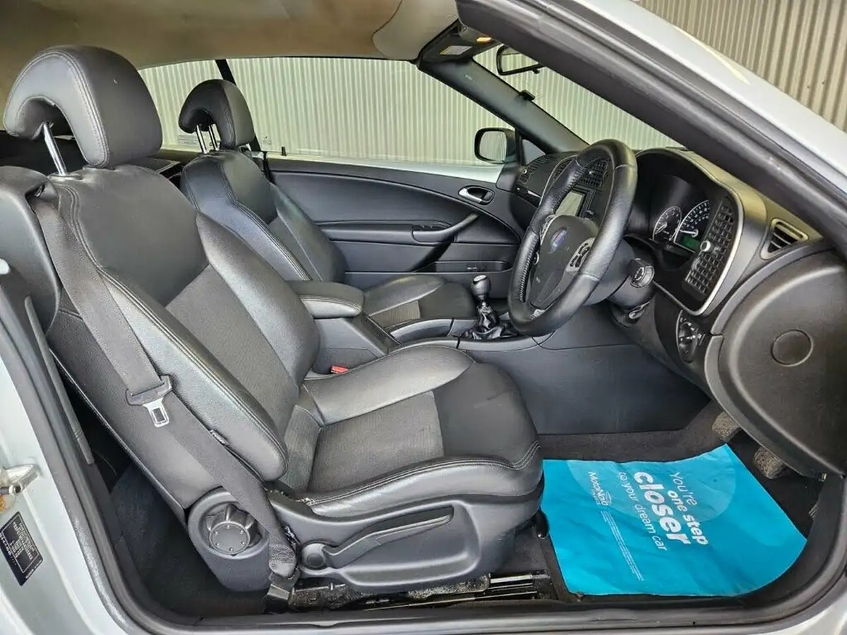 2010-saab-9-3-big-20
